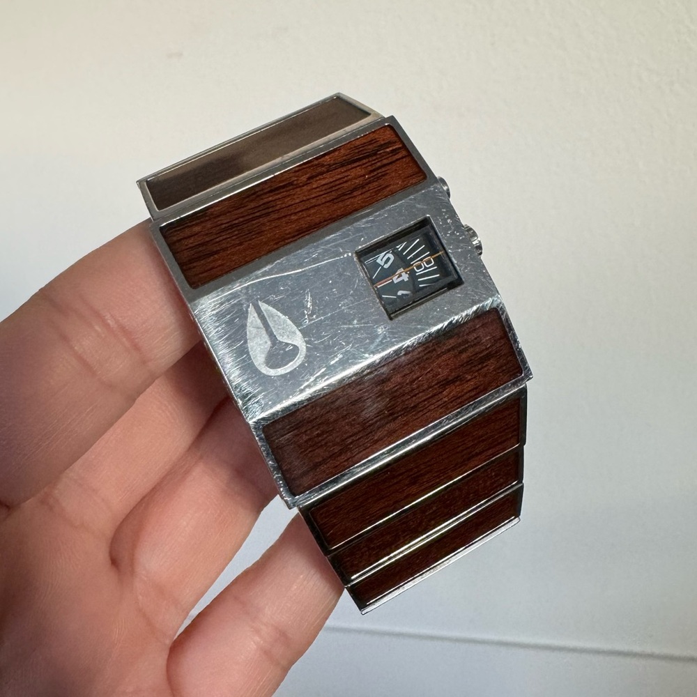 Nixon Rotolog Watch